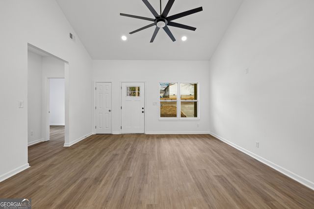 13 Midland Park Way, Newnan, GA 30263