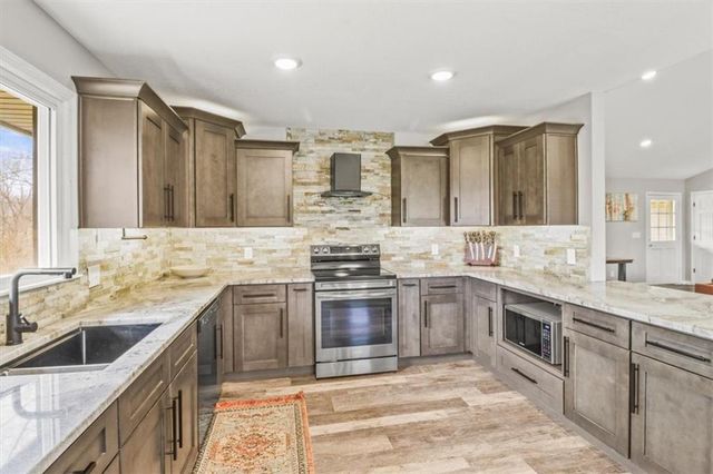 12425 Northern Avenue, Liberty, MO 64068