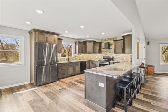 12425 Northern Avenue, Liberty, MO 64068