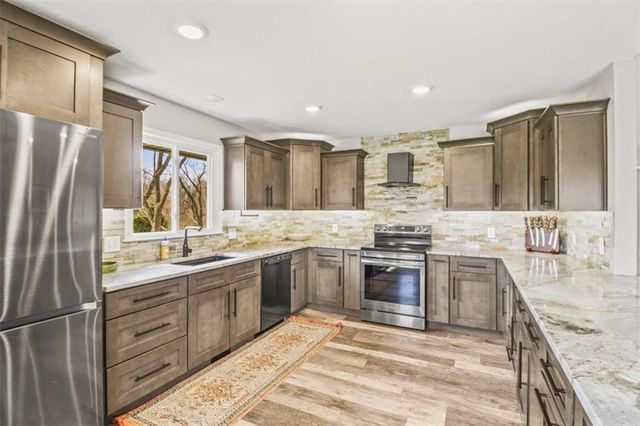 12425 Northern Avenue, Liberty, MO 64068