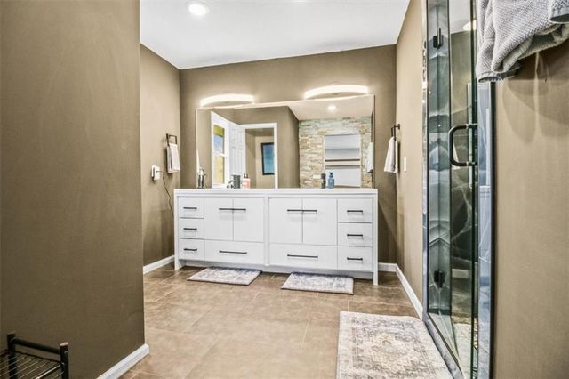 12425 Northern Avenue, Liberty, MO 64068