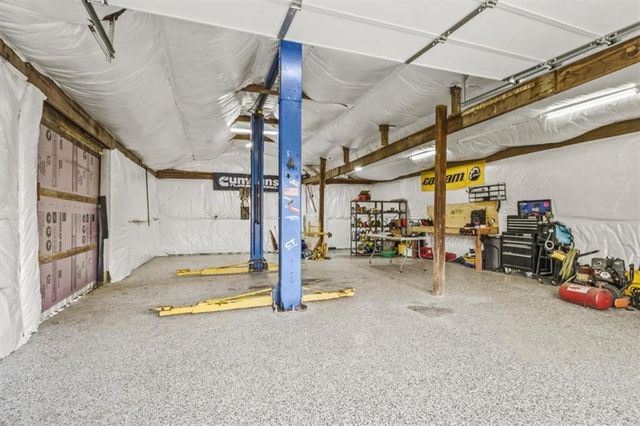 12425 Northern Avenue, Liberty, MO 64068