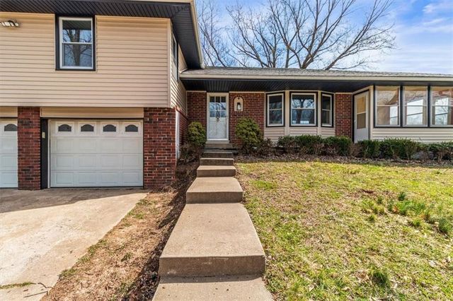 12425 Northern Avenue, Liberty, MO 64068