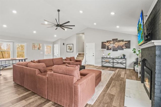 12425 Northern Avenue, Liberty, MO 64068