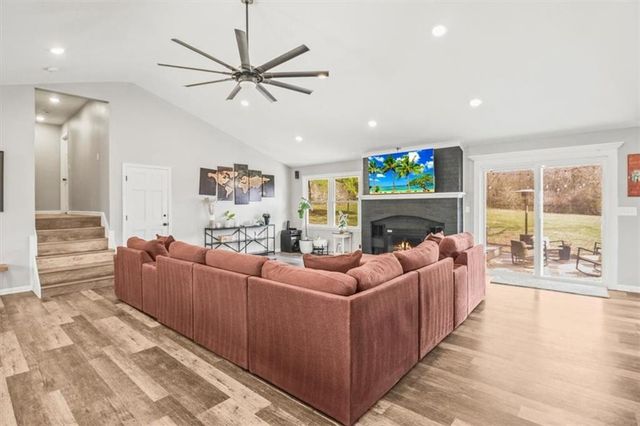 12425 Northern Avenue, Liberty, MO 64068