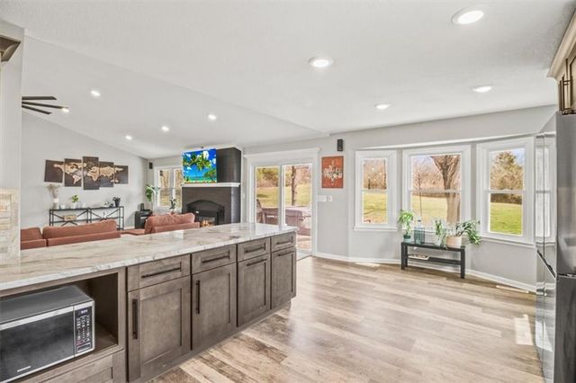 12425 Northern Avenue, Liberty, MO 64068