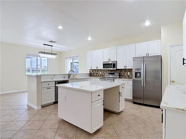 15641 Alton DR, Fort Myers, FL 33908