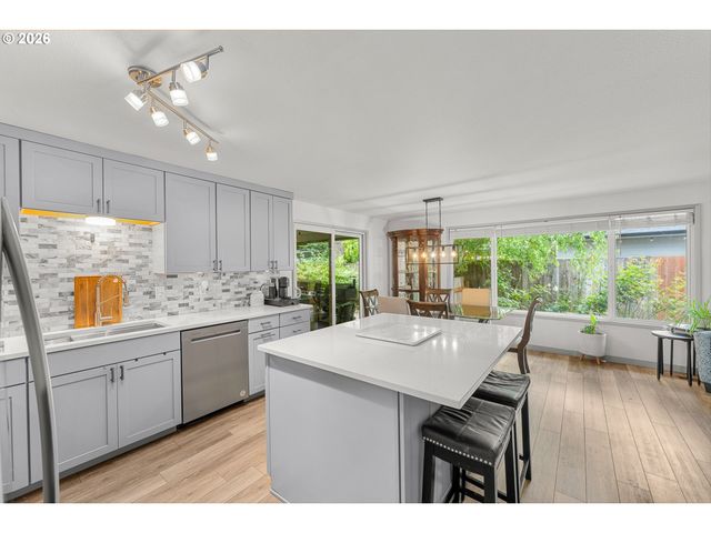 10250 Sw BRYTON Ct, Wilsonville, OR 97070