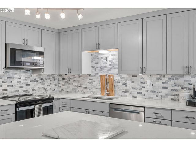 10250 Sw BRYTON Ct, Wilsonville, OR 97070