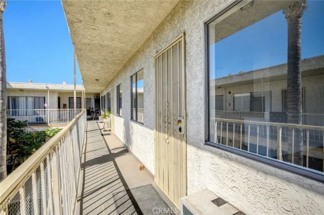521 E Lomita Avenue 207, Glendale, CA 91205