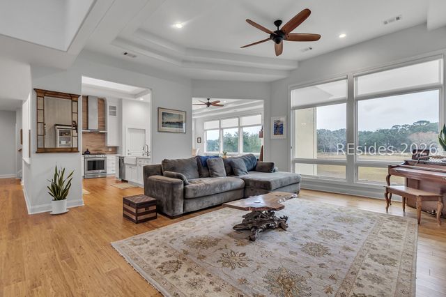 24 Tabby Rd, Hilton Head Island, SC 29928
