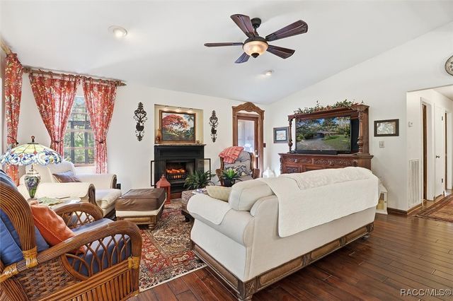 398 S Winterset Avenue, Crystal River, FL 34429