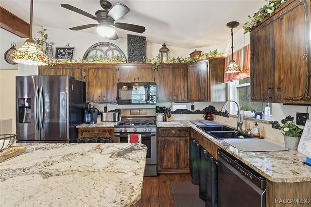 398 S Winterset Avenue, Crystal River, FL 34429