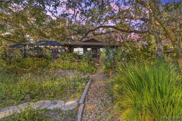 398 S Winterset Avenue, Crystal River, FL 34429