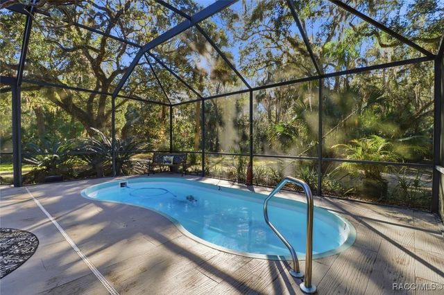 398 S Winterset Avenue, Crystal River, FL 34429