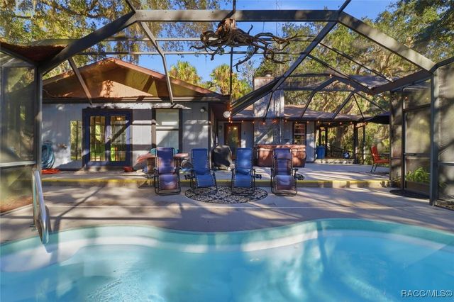 398 S Winterset Avenue, Crystal River, FL 34429