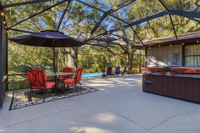 398 S Winterset Avenue, Crystal River, FL 34429