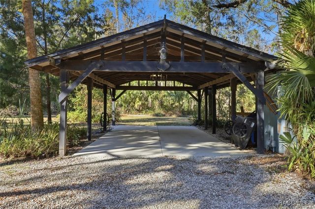 398 S Winterset Avenue, Crystal River, FL 34429