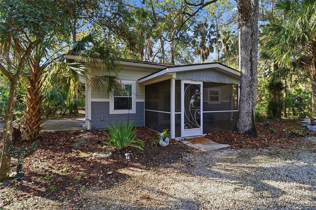 398 S Winterset Avenue, Crystal River, FL 34429