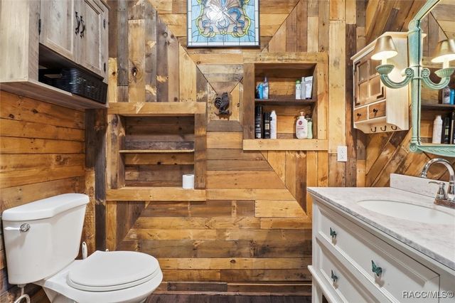 398 S Winterset Avenue, Crystal River, FL 34429