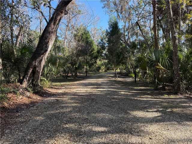 398 S Winterset Avenue, Crystal River, FL 34429