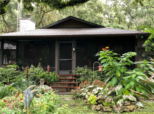 398 S Winterset Avenue, Crystal River, FL 34429