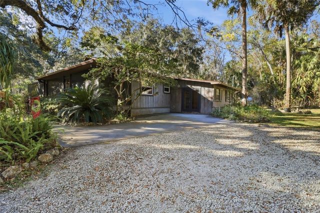 398 S Winterset Avenue, Crystal River, FL 34429