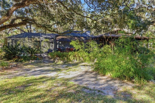 398 S Winterset Avenue, Crystal River, FL 34429