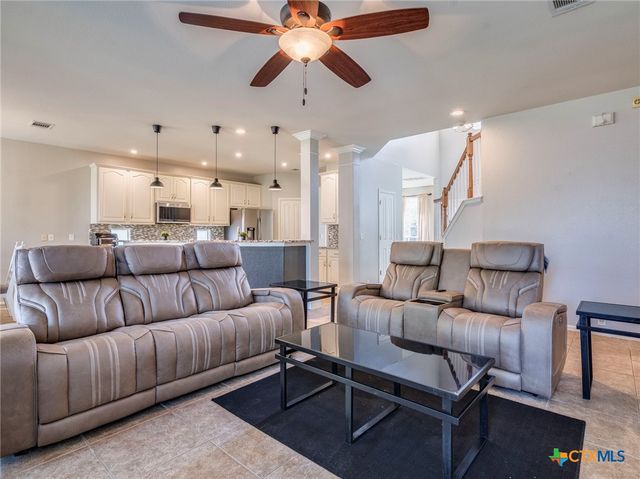 125 Sweet Gum, Kyle, TX 78640