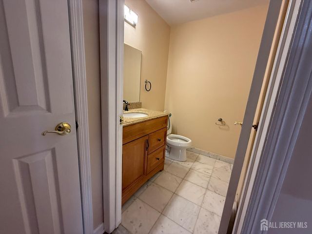 1302 Edison Glen Terrace, Edison, NJ 08837