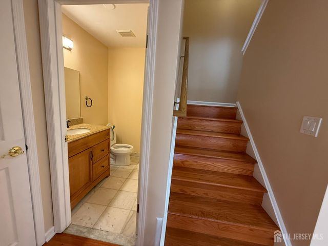 1302 Edison Glen Terrace, Edison, NJ 08837