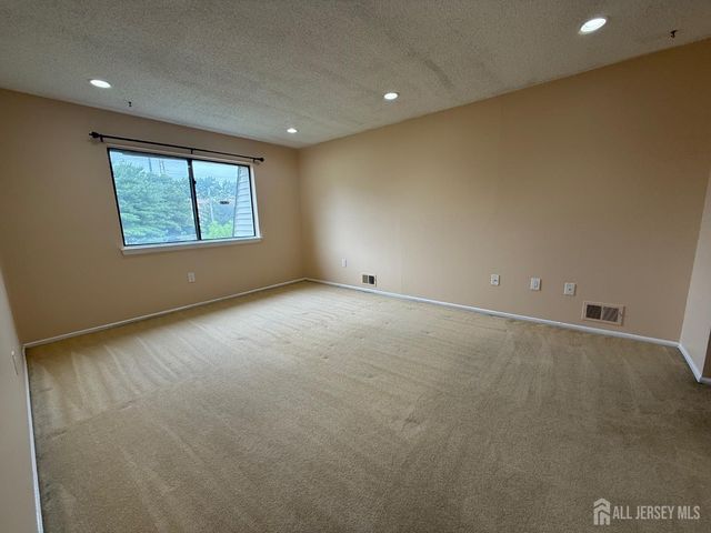 1302 Edison Glen Terrace, Edison, NJ 08837