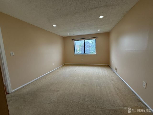 1302 Edison Glen Terrace, Edison, NJ 08837