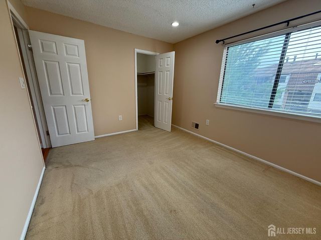 1302 Edison Glen Terrace, Edison, NJ 08837