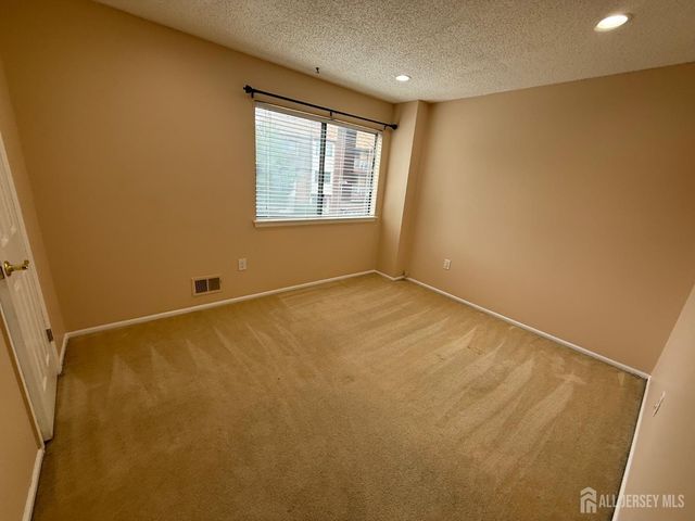 1302 Edison Glen Terrace, Edison, NJ 08837