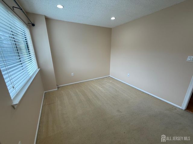 1302 Edison Glen Terrace, Edison, NJ 08837
