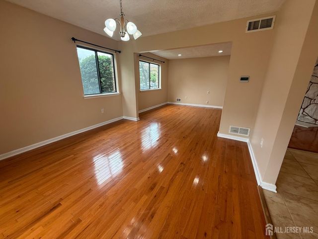 1302 Edison Glen Terrace, Edison, NJ 08837