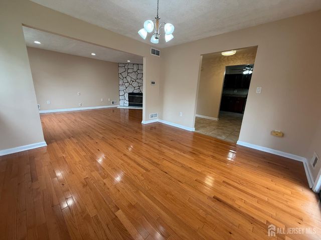 1302 Edison Glen Terrace, Edison, NJ 08837