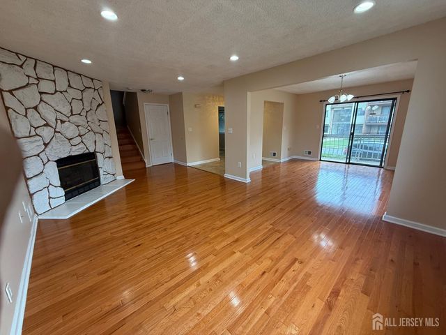 1302 Edison Glen Terrace, Edison, NJ 08837