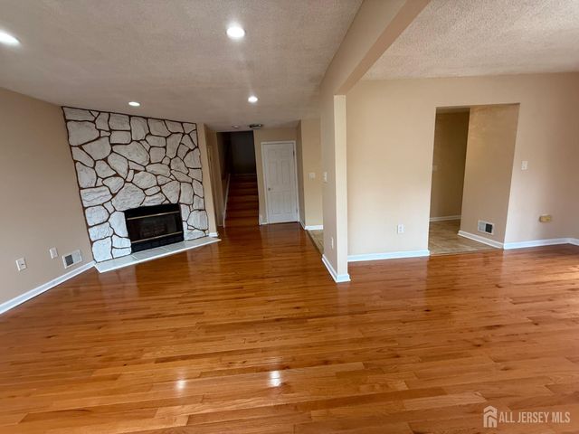 1302 Edison Glen Terrace, Edison, NJ 08837
