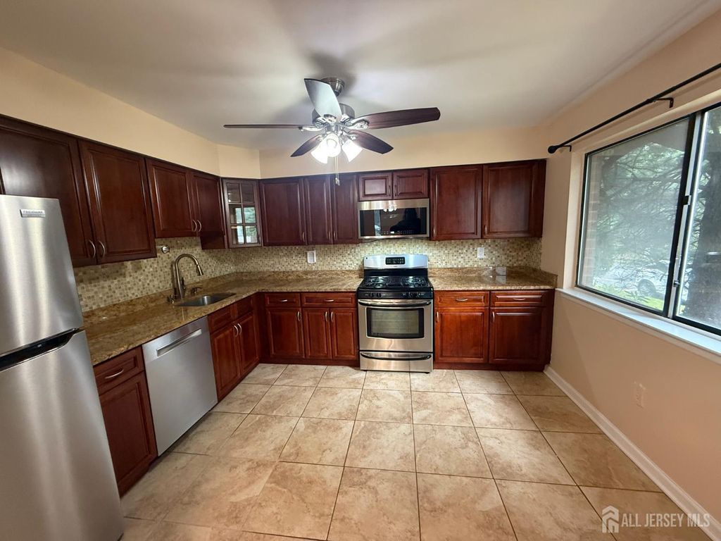 1302 Edison Glen Terrace, Edison, NJ 08837