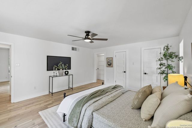 116 College, Alamo Heights, TX 78209