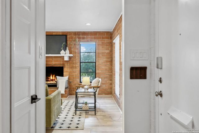 116 College, Alamo Heights, TX 78209