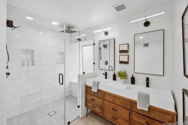 116 College, Alamo Heights, TX 78209