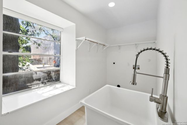 116 College, Alamo Heights, TX 78209