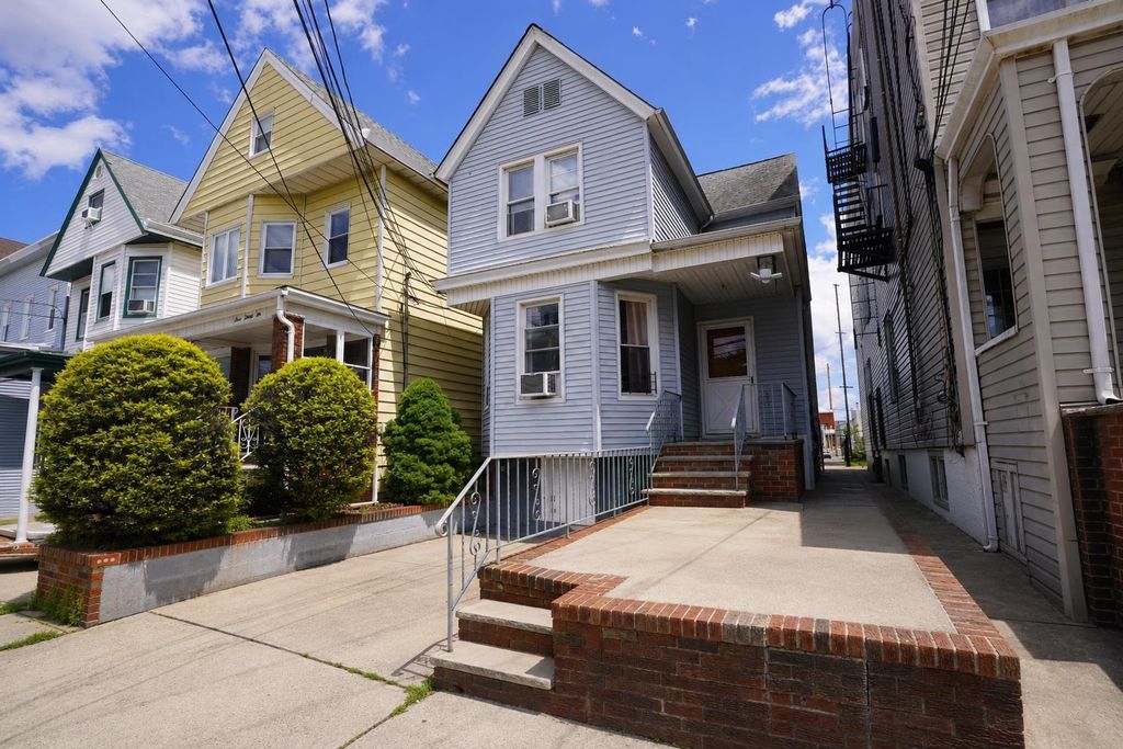 430 AVENUE E, Bayonne, NJ 07002