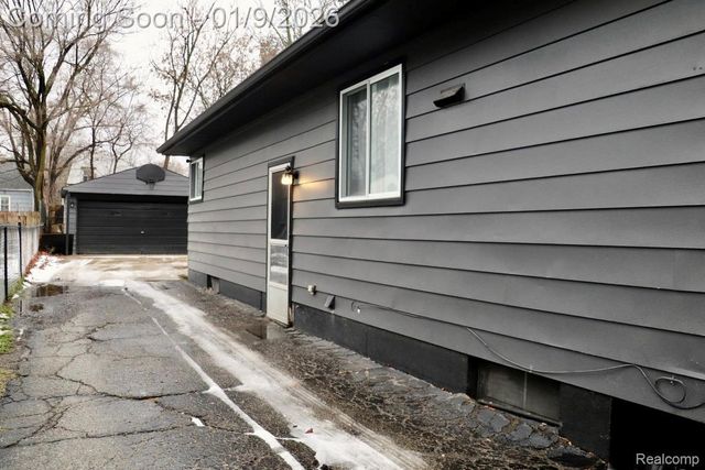 3915 Augusta Street, Flint, MI 48532