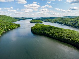18 CANDLEWOOD LAKE Drive, Sherman, CT 06784
