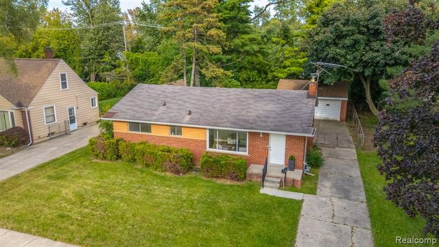 17150 Wakenden, Redford, MI 48240