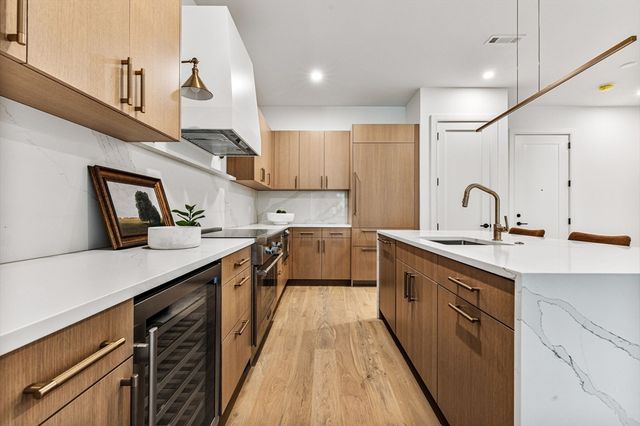 1114 Beacon St. 203, Newton, MA 02641